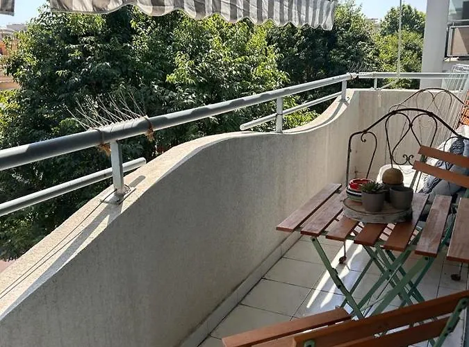 Apartment Lamer