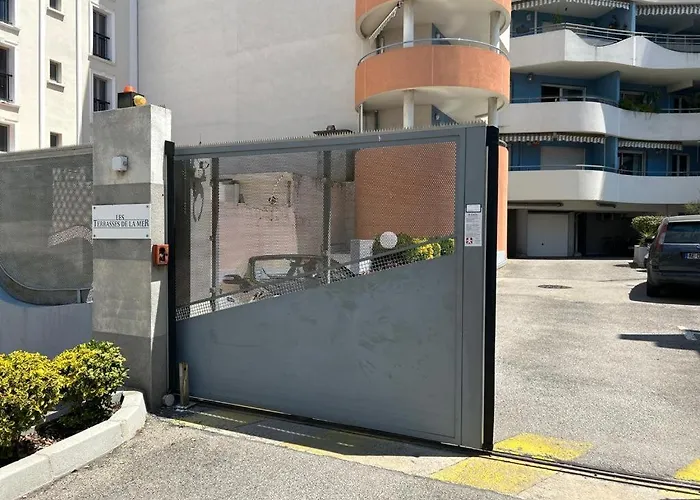 Apartment Lamer